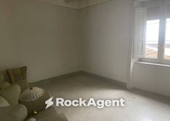 Camera da letto - Trilocale vicolo Caruso, 17, Altavilla Silentina - foto 12