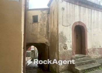 Facciata - Trilocale vicolo Caruso, 17, Altavilla Silentina - foto 18