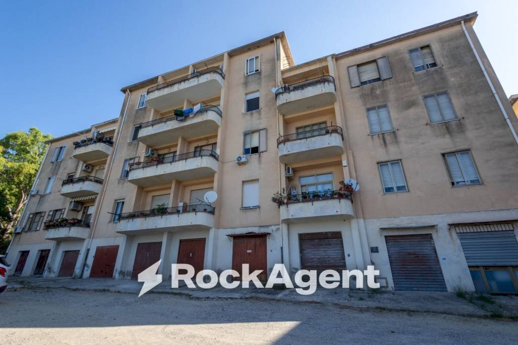 Facciata - Quadrilocale via Eugenio de Riso, 28, Catanzaro - foto 3