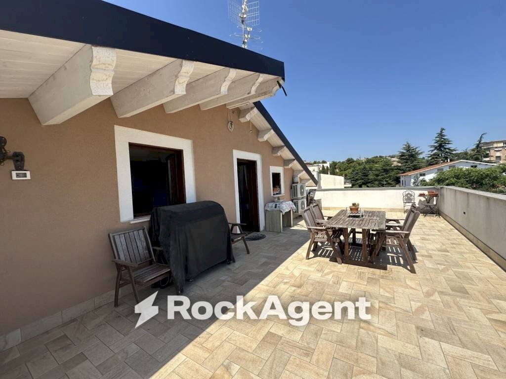 Terrazzo - Villa strada Vicinale Bosco, 36, Pescara - foto 3