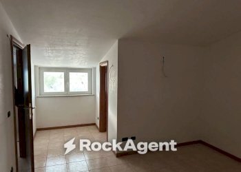 Corridoio - Two-room apartment via del Villino, Alanno - photo 9