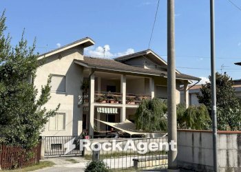 Facciata - Villa via delle Nazioni Unite 36, Alanno - foto 28