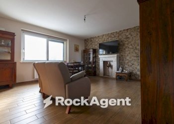 Salone - Three-room apartment via Bisceglia, Catanzaro - photo 3