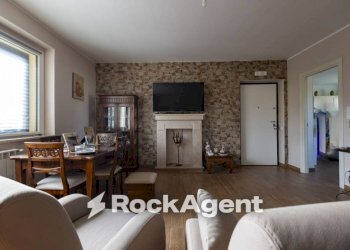 Salone - Three-room apartment via Bisceglia, Catanzaro - photo 4