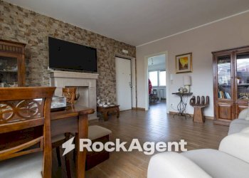 Salone - Three-room apartment via Bisceglia, Catanzaro - photo 5