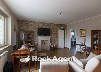 Salone - Three-room apartment via Bisceglia, Catanzaro - photo 6