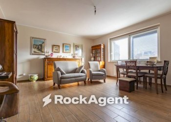 Salone - Three-room apartment via Bisceglia, Catanzaro - photo 8