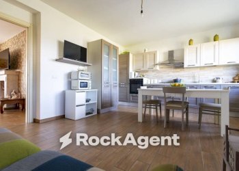 Salone - Three-room apartment via Bisceglia, Catanzaro - photo 12