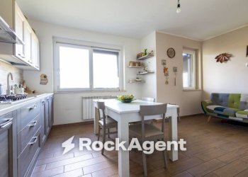 Cucina - Three-room apartment via Bisceglia, Catanzaro - photo 14