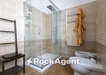 Bagno - Three-room apartment via Bisceglia, Catanzaro - photo 18