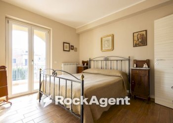 Camera da letto - Three-room apartment via Bisceglia, Catanzaro - photo 28