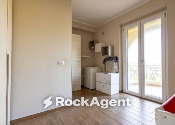 Camera da letto - Three-room apartment via Bisceglia, Catanzaro - photo 36