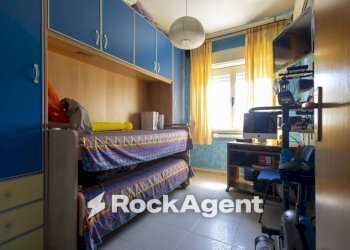 Camera da letto - Appartamento via Monsignor Armando Fares, 21, Catanzaro - foto 11