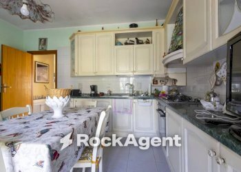 Cucina - Appartamento via Monsignor Armando Fares, 21, Catanzaro - foto 25