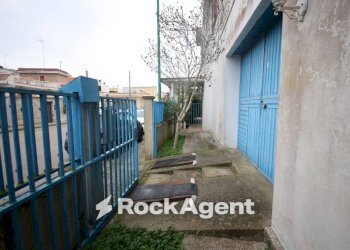 Cortile interno - Villa via Evangelista Torricelli, 5, Copertino - foto 38