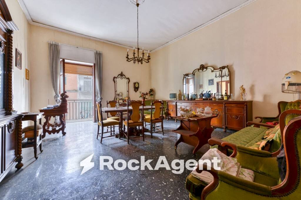 Salone - Appartamento via Sant'Antonio Abate, Napoli - foto 1