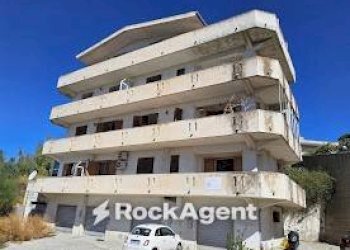Facciata - Appartamento via Torre, Caulonia - foto 1