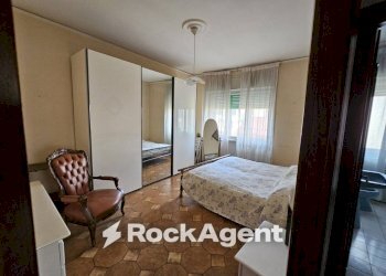 Camera da letto - Quadrilocale piazza Annunziata, 4, Angri - foto 9