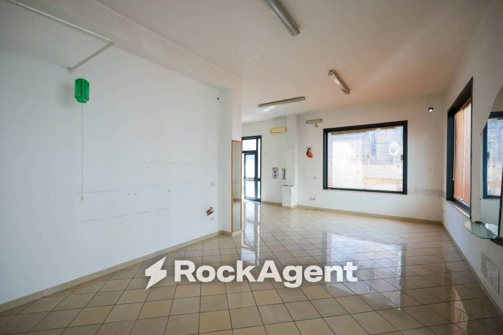 Interno non residenziale - Stable - Palace via San Nicola, 1, Amorosi - photo 3