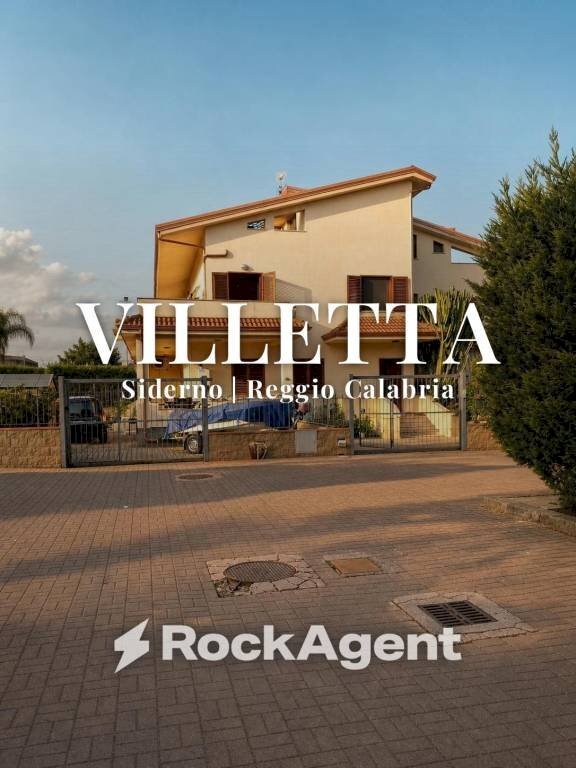 Facciata - Villa a Schiera strada Statale 106 Jonica, Siderno - foto 1