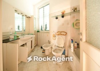 Bagno - Three-room apartment via Leonardo Montaldo, 21, Genova (neighborhood Marassi) - photo 20