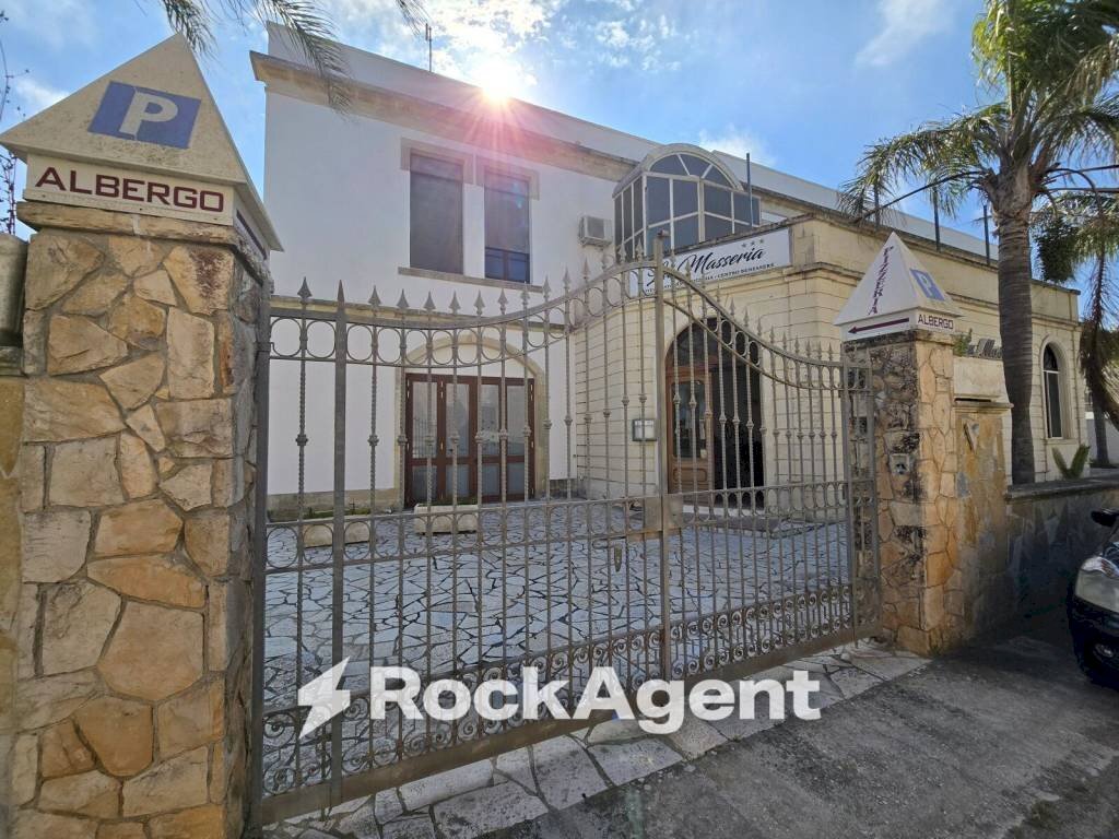 Zona - Hotel via Santa Cesarea Terme, 72, Minervino di Lecce - foto 3