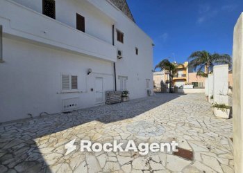 Zona - Hotel via Santa Cesarea Terme, 72, Minervino di Lecce - foto 14