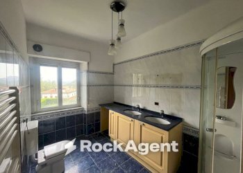Bagno - Four-room apartment via alla Vittoria, 2, Busalla - photo 14