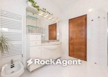 Bagno - Four-room apartment via Santa Giustina, 16, Selvazzano Dentro - photo 15