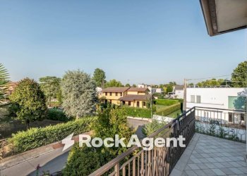 Terrazzo - Four-room apartment via Santa Giustina, 16, Selvazzano Dentro - photo 33