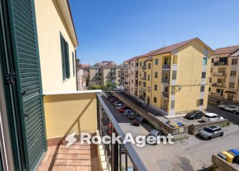 Balcone - Four-room apartment via Alberto de Nobili, 5, Catanzaro - photo 3
