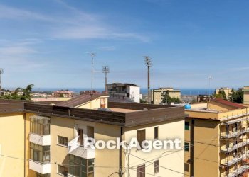 Vista - Four-room apartment via Alberto de Nobili, 5, Catanzaro - photo 34