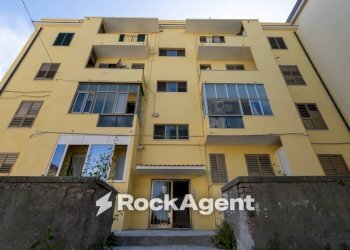 Facciata - Four-room apartment via Alberto de Nobili, 5, Catanzaro - photo 36