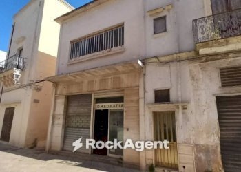 Facciata - Negozio via Lata, 90, Nardò - foto 5