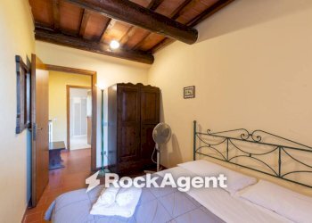 Camera da letto - Trilocale via Cerroni, Montaione - foto 9