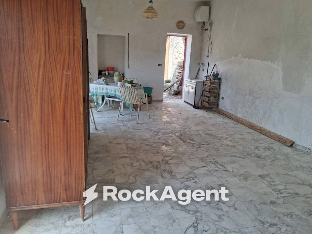 Cucina - Casa indipendente vico Mancini, Gioiosa Ionica - foto 2