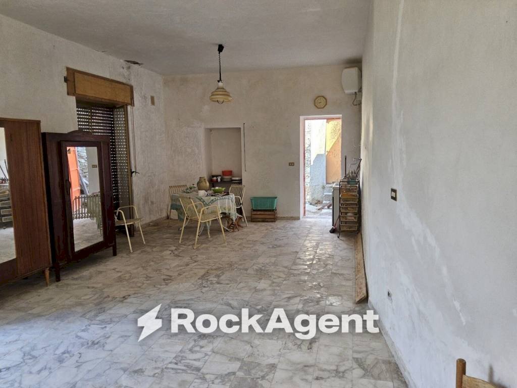 Salone - Casa indipendente vico Mancini, Gioiosa Ionica - foto 3