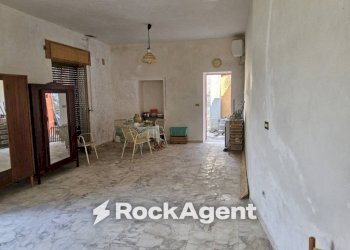 Salone - Casa indipendente vico Mancini, Gioiosa Ionica - foto 3