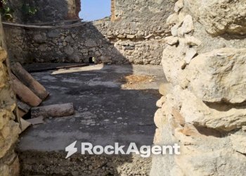 Cortile interno - Casa indipendente vico Mancini, Gioiosa Ionica - foto 4