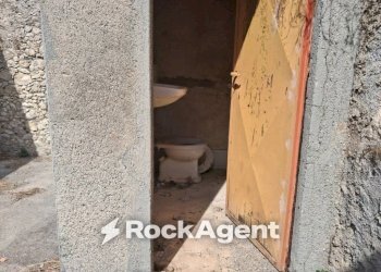 Facciata - Casa indipendente vico Mancini, Gioiosa Ionica - foto 8