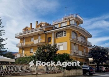 Zona - Ufficio via Mazzini, 73, Montepaone - foto 2