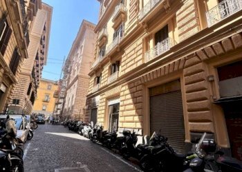 Zona - Negozio via Giuseppe Pisanelli, Napoli (zona San Ferdinando) - foto 6