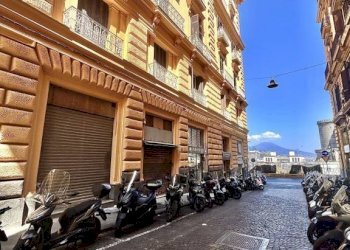 Zona - Negozio via Giuseppe Pisanelli, Napoli (zona San Ferdinando) - foto 11