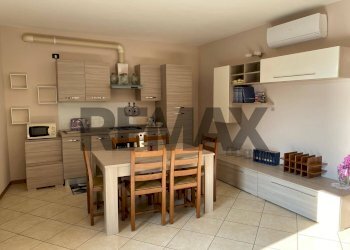 One-room apartment Adrara San Martino, BG, Adrara San Martino - photo 2