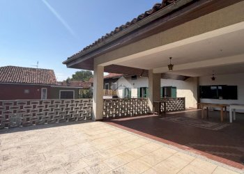 Semi-detached house Strada cimenasco, Castagneto Po - photo 1