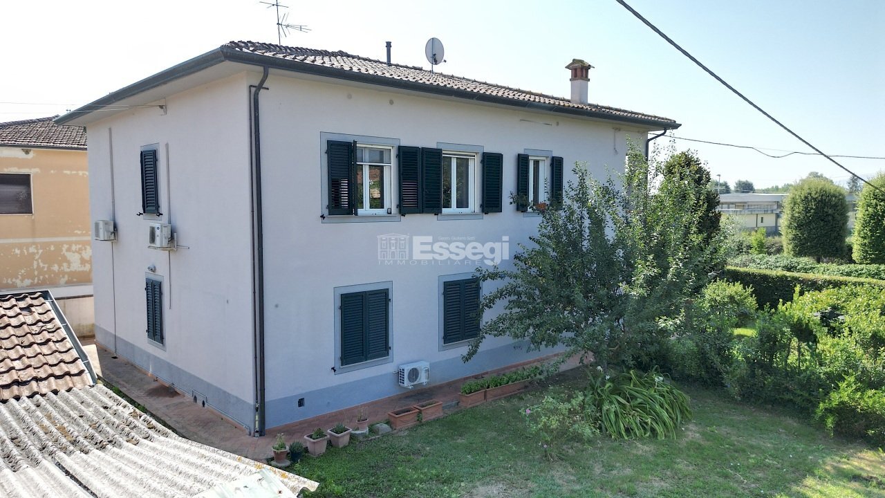 vendesi villetta indipendente con giardino capanno - Villa Via del Parco 49, Capannori - photo 3