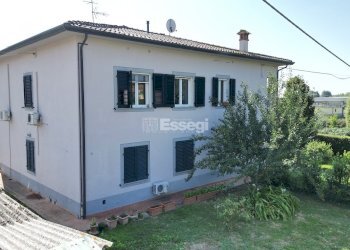 vendesi villetta indipendente con giardino capanno - Villa Via del Parco 49, Capannori - photo 3