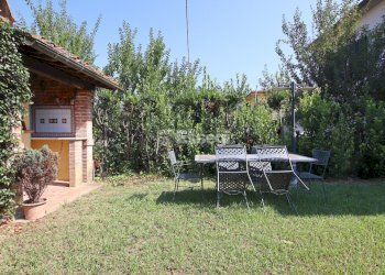 vendesi villetta indipendente con giardino capanno - Villa Via del Parco 49, Capannori - photo 7