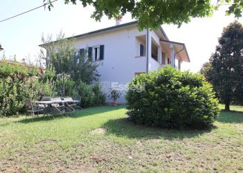 vendesi villetta indipendente con giardino capanno - Villa Via del Parco 49, Capannori - photo 8