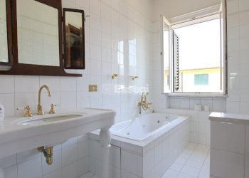 vendesi villetta indipendente con giardino capanno - Villa Via del Parco 49, Capannori - photo 20
